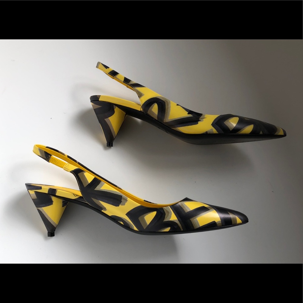 Burberry Yellow/Black Leather Slingback